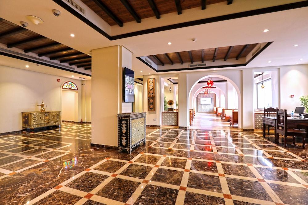 Delmon International Hotel Манама Экстерьер фото