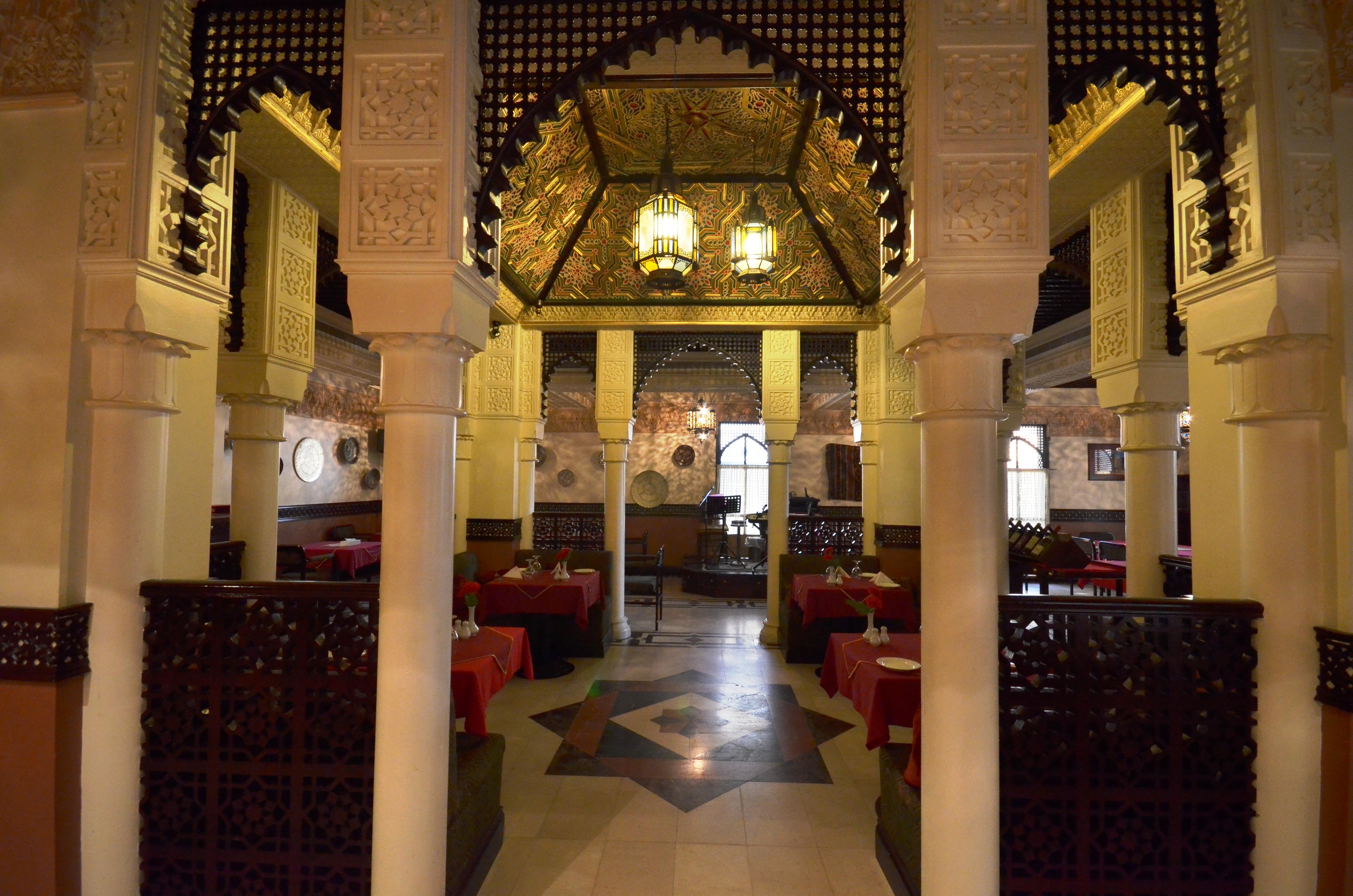 Delmon International Hotel Манама Экстерьер фото