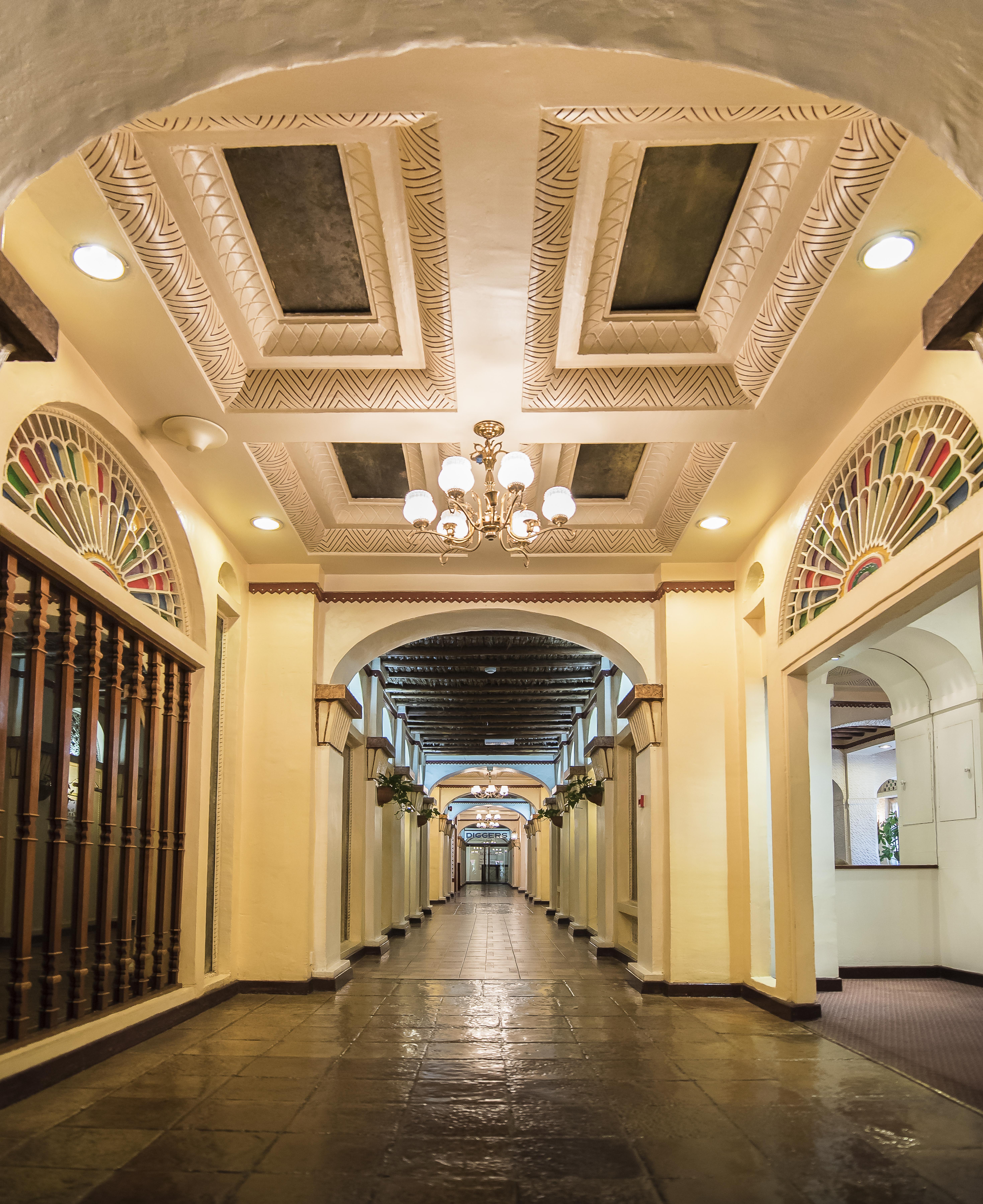 Delmon International Hotel Манама Экстерьер фото