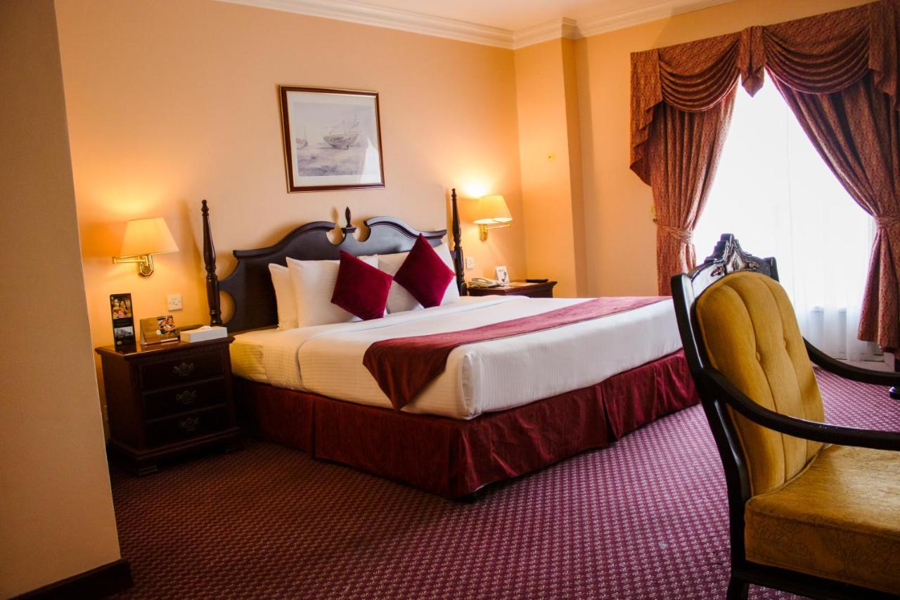 Delmon International Hotel Манама Экстерьер фото