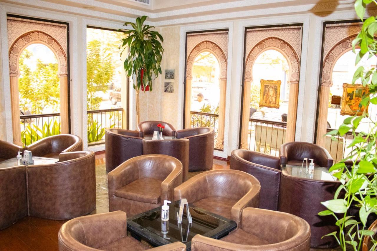 Delmon International Hotel Манама Экстерьер фото