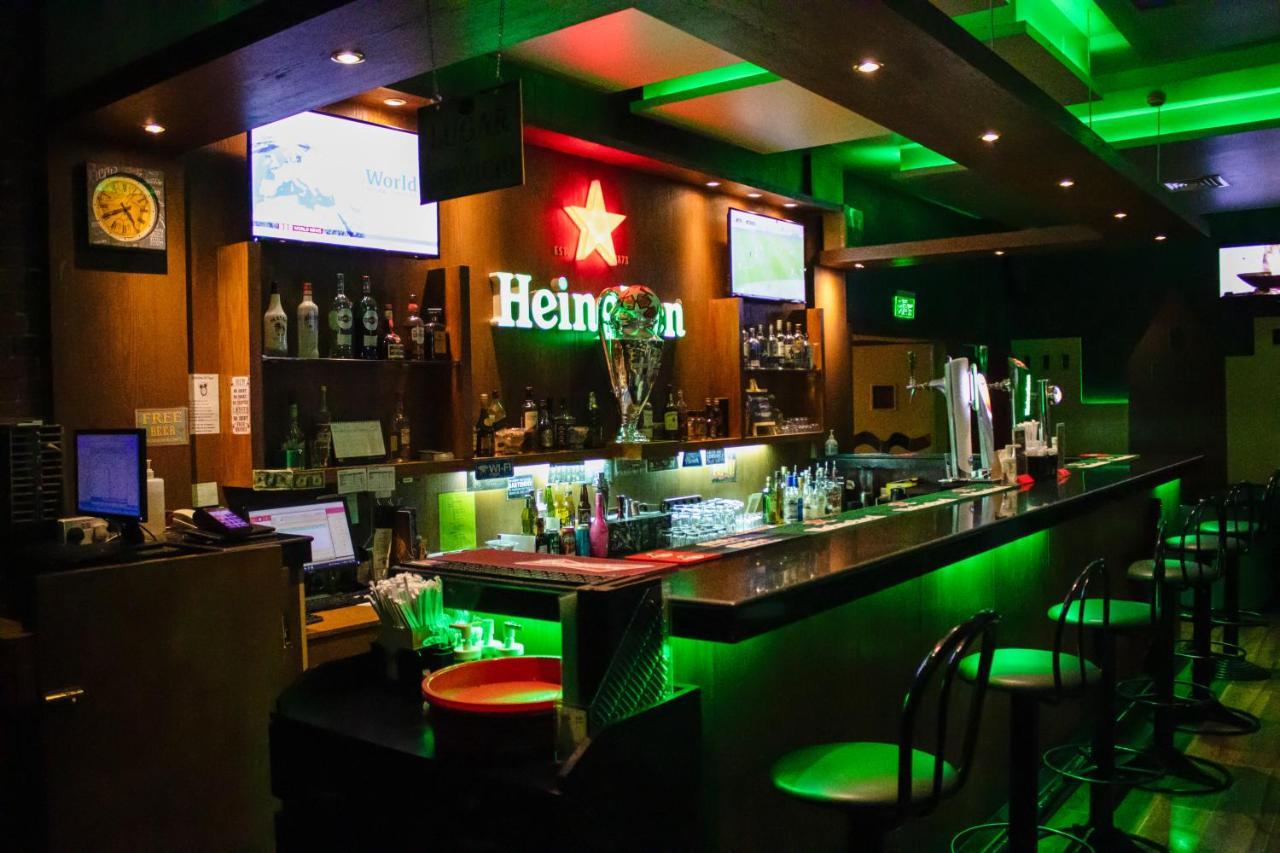 Delmon International Hotel Манама Экстерьер фото