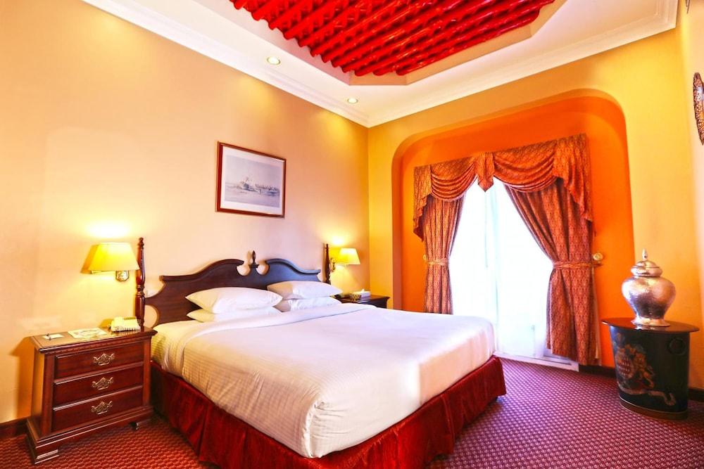 Delmon International Hotel Манама Экстерьер фото