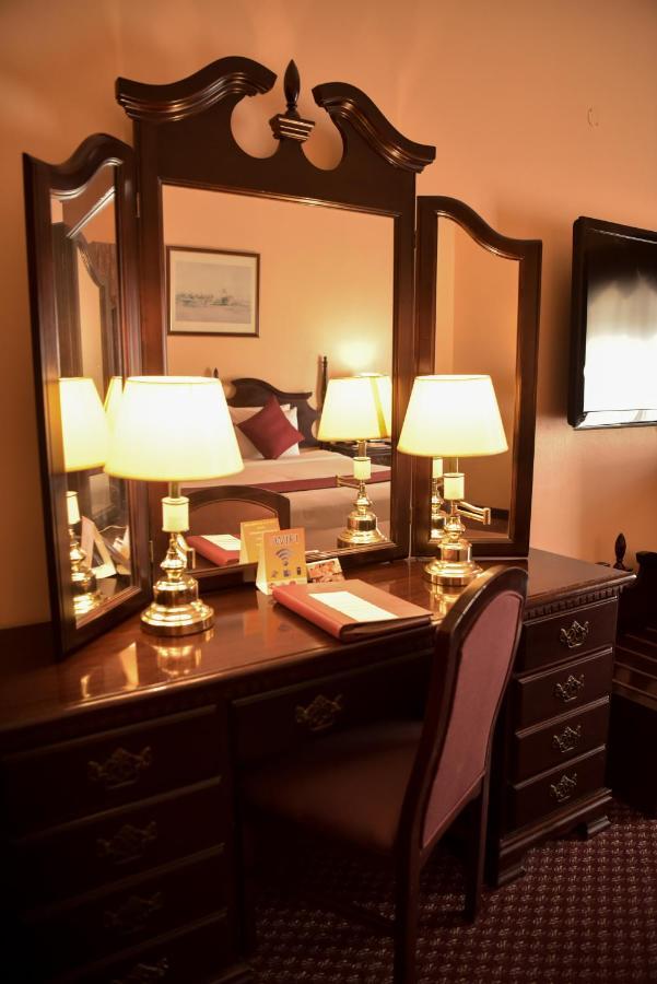 Delmon International Hotel Манама Экстерьер фото
