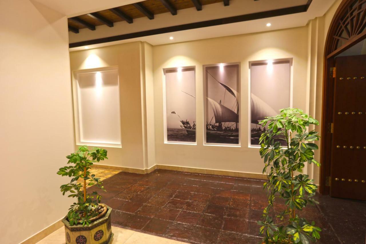 Delmon International Hotel Манама Экстерьер фото
