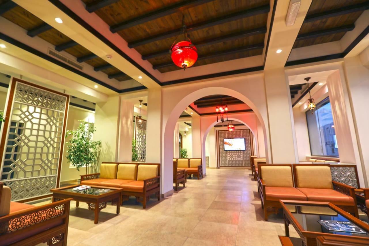 Delmon International Hotel Манама Экстерьер фото